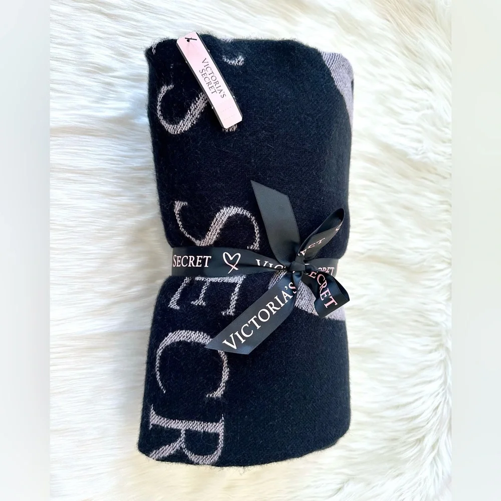 VS LUXURY THROW